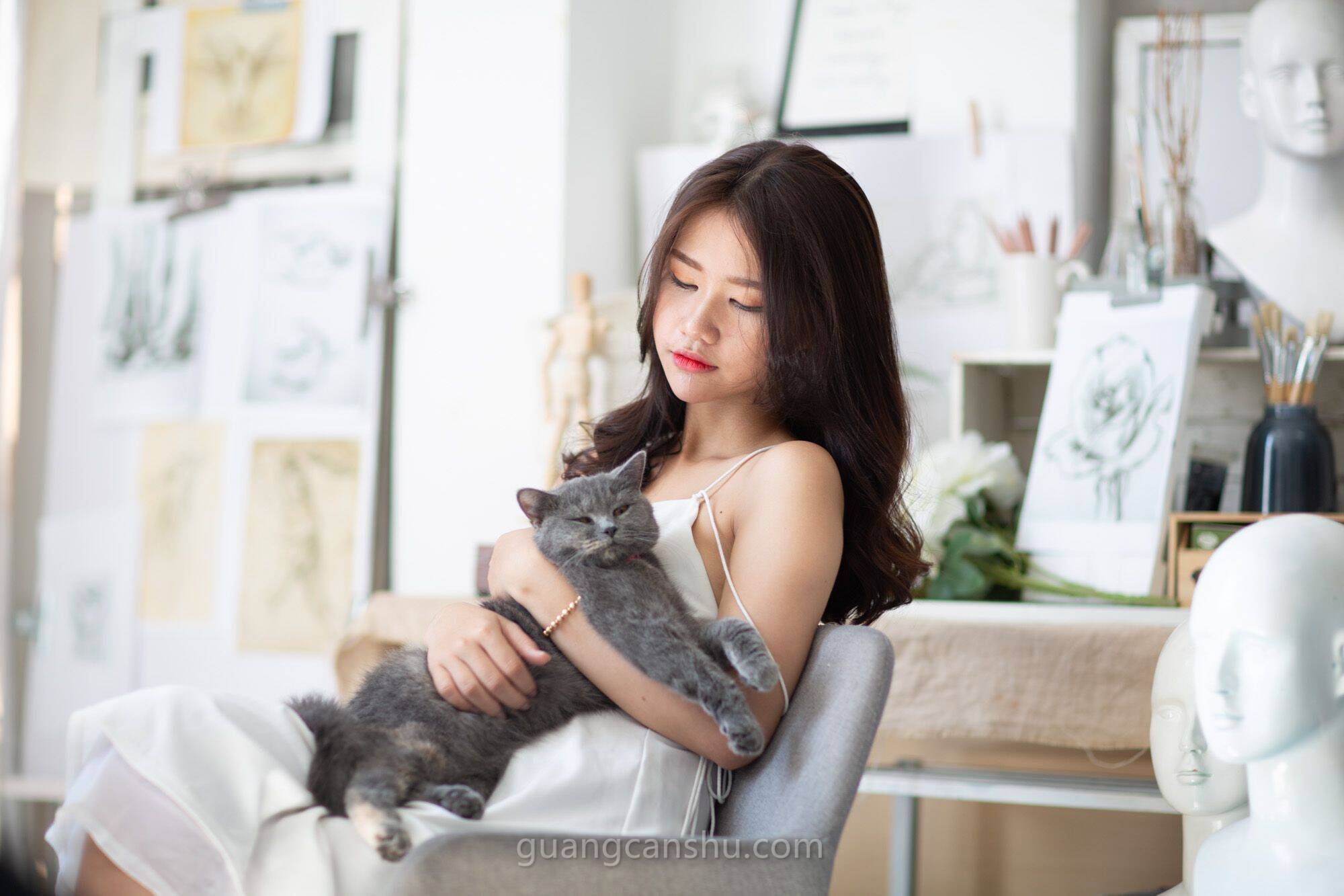 韩风画室写真人像抱猫预设截图1